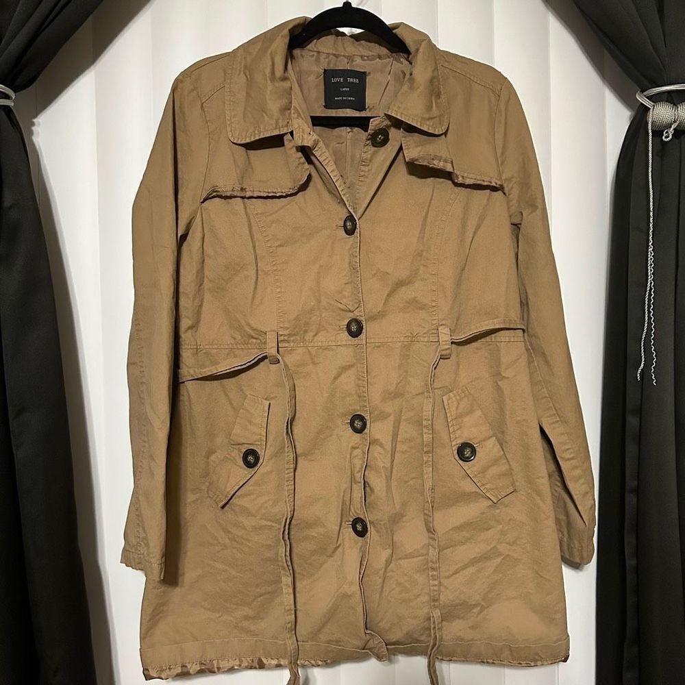 Love Tree brown jacket, 2 front pockets, button up, tie waist